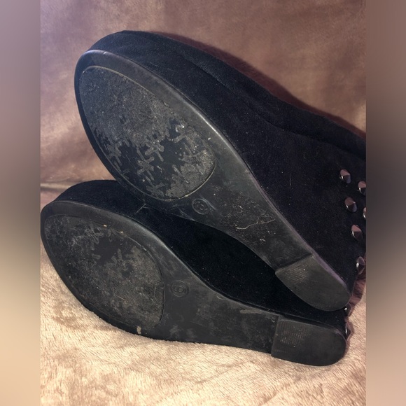 Kardashian Kollection black faux-suede studded wedge heels size 6 M - Picture 7 of 7